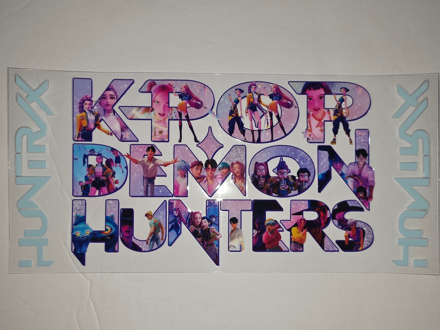 K-Pop Demon Hunters Tumbler Wrap - Vibrant Characters & Purple Sparkle Design