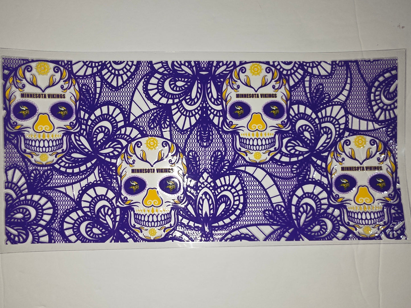 Minnesota Vikings Sugar Skull Tumbler Wrap - Purple, Yellow & White Lace Design